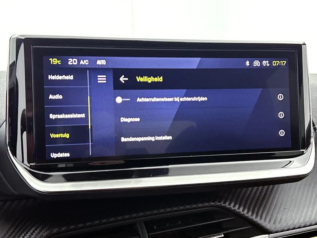 1.2 Hybrid 145pk GT Automaat | Elektrisch Verstelb. Bestuurdersstoel | Alcantara | Navigatie | Camera Voor + Achter | Adaptieve Cruise Control | Dodehoekdetectie | 17"LMV | LED | Climate Con