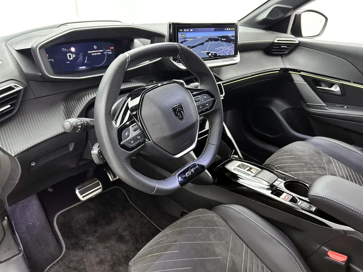 1.2 Hybrid 145pk GT Automaat | Elektrisch Verstelb. Bestuurdersstoel | Alcantara | Navigatie | Camera Voor + Achter | Adaptieve Cruise Control | Dodehoekdetectie | 17"LMV | LED | Climate Con
