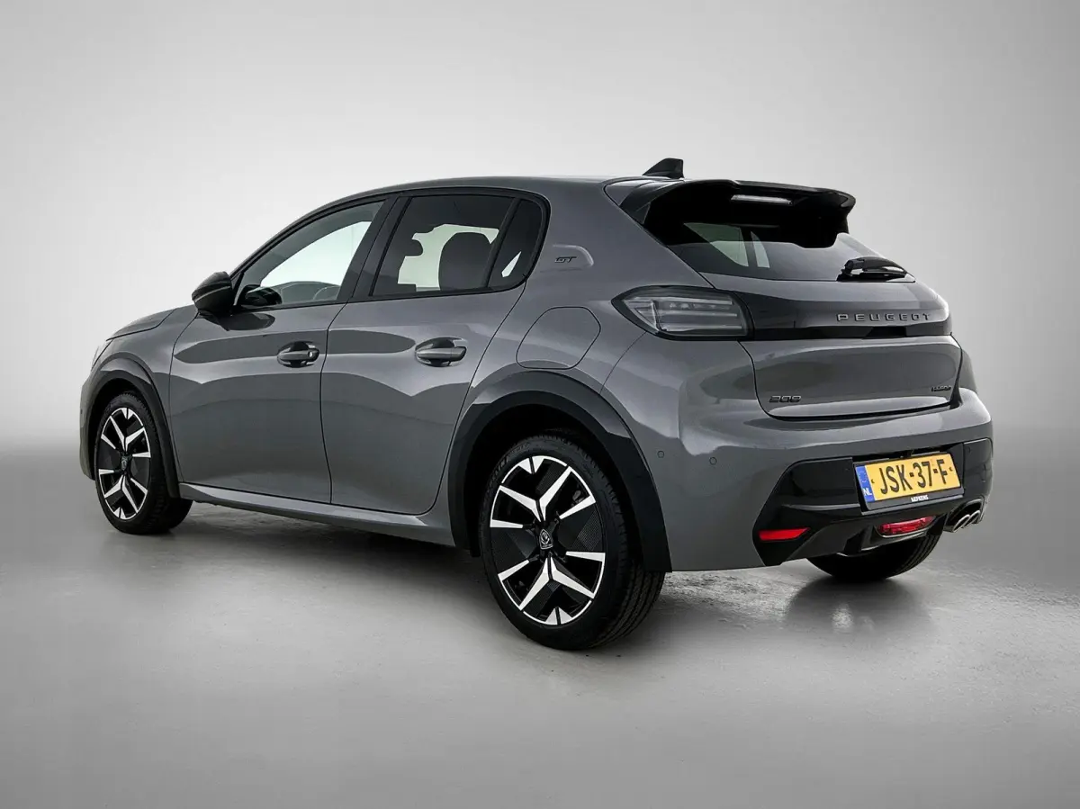 1.2 Hybrid 145pk GT Automaat | Elektrisch Verstelb. Bestuurdersstoel | Alcantara | Navigatie | Camera Voor + Achter | Adaptieve Cruise Control | Dodehoekdetectie | 17"LMV | LED | Climate Con
