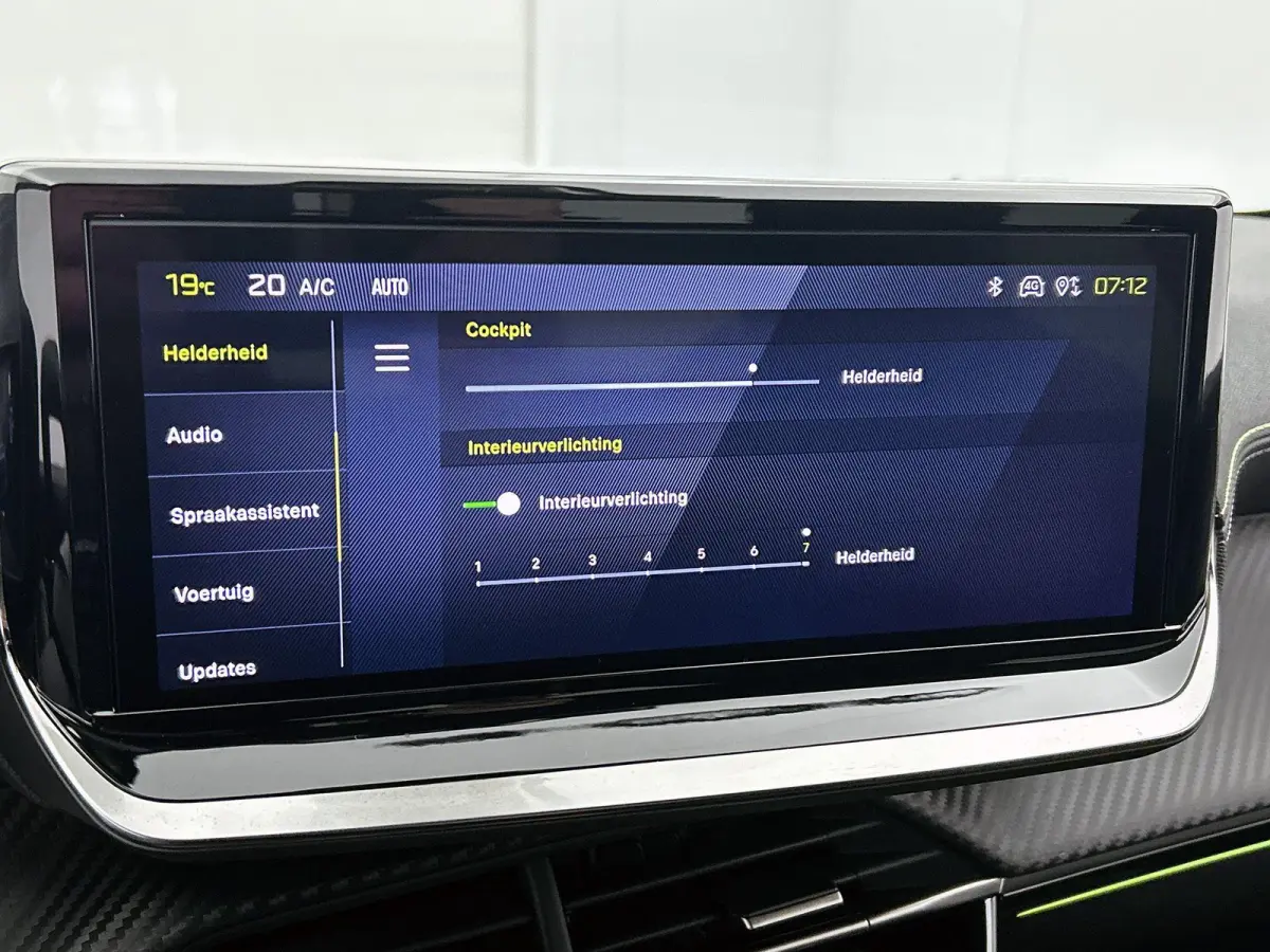 1.2 Hybrid 145pk GT Automaat | Elektrisch Verstelb. Bestuurdersstoel | Alcantara | Navigatie | Camera Voor + Achter | Adaptieve Cruise Control | Dodehoekdetectie | 17"LMV | LED | Climate Con