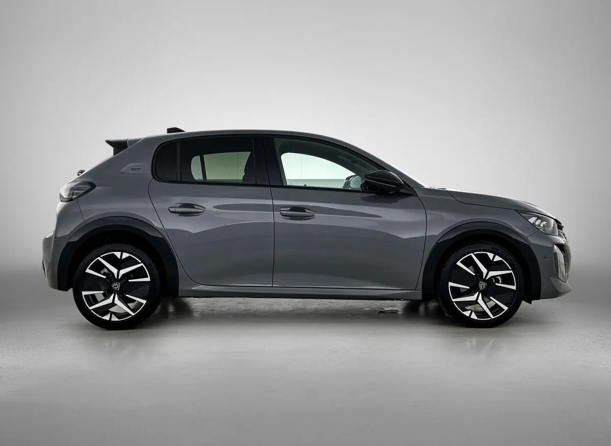 1.2 Hybrid 145pk GT Automaat | Elektrisch Verstelb. Bestuurdersstoel | Alcantara | Navigatie | Camera Voor + Achter | Adaptieve Cruise Control | Dodehoekdetectie | 17"LMV | LED | Climate Con