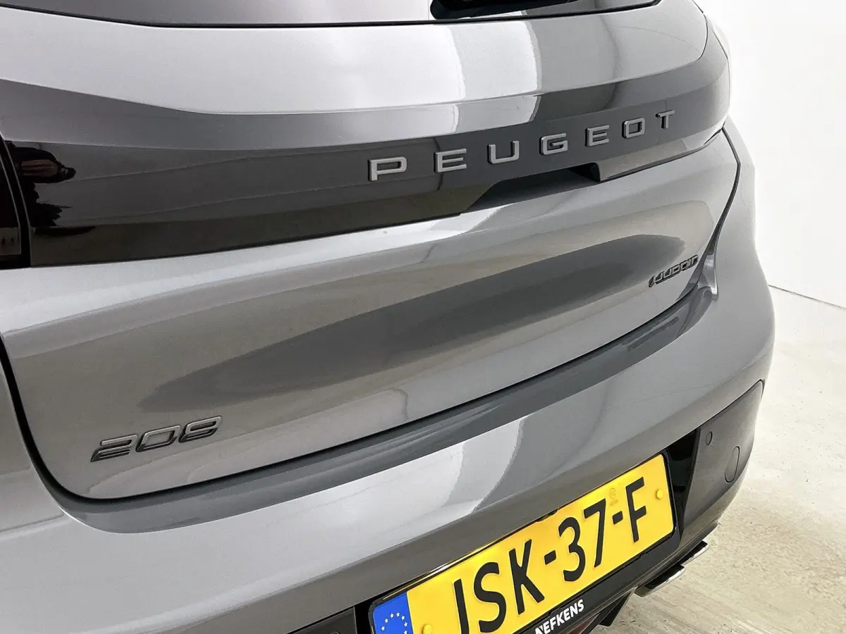 1.2 Hybrid 145pk GT Automaat | Elektrisch Verstelb. Bestuurdersstoel | Alcantara | Navigatie | Camera Voor + Achter | Adaptieve Cruise Control | Dodehoekdetectie | 17"LMV | LED | Climate Con