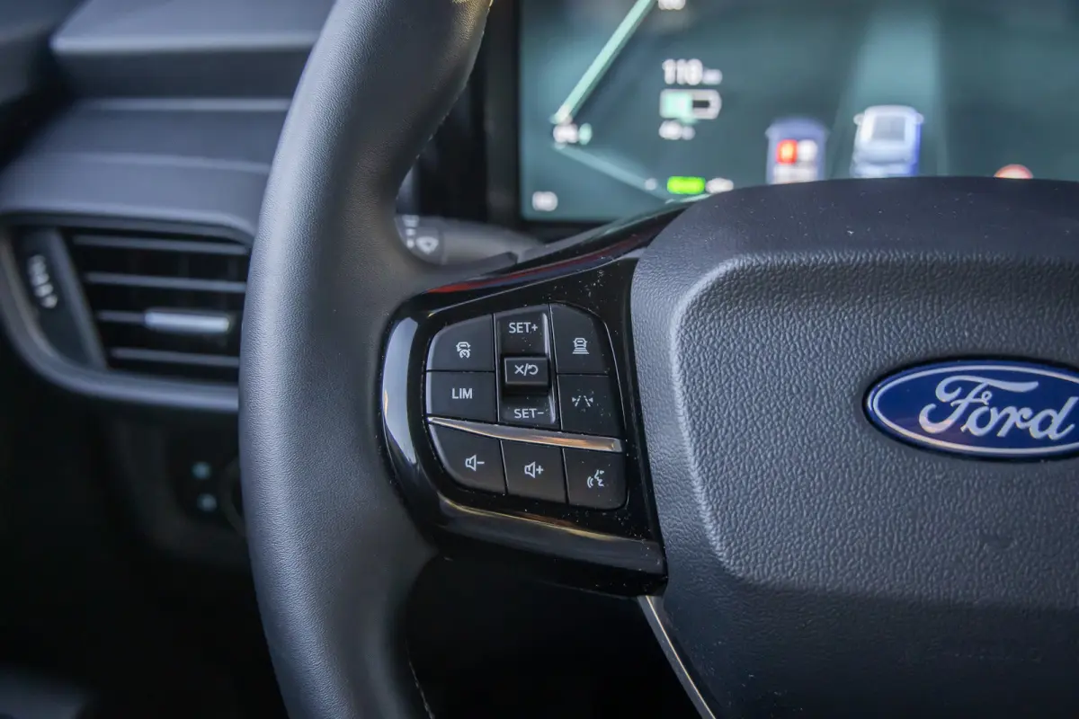Limited 44 kWh | Trekhaak | Camera | Adap.cruise | Apple Carplay/Android Auto | Stoel+stuur verwarming | Dodehoekdetectie | Achteruitrijcamera | Apple Carplay/Android Auto|telefoonintegratie