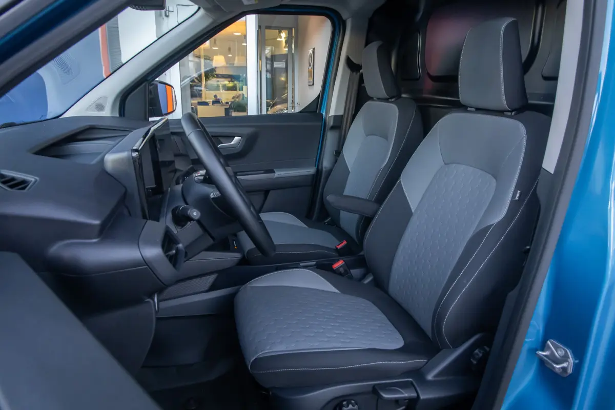 Limited 44 kWh | Trekhaak | Camera | Adap.cruise | Apple Carplay/Android Auto | Stoel+stuur verwarming | Dodehoekdetectie | Achteruitrijcamera | Apple Carplay/Android Auto|telefoonintegratie
