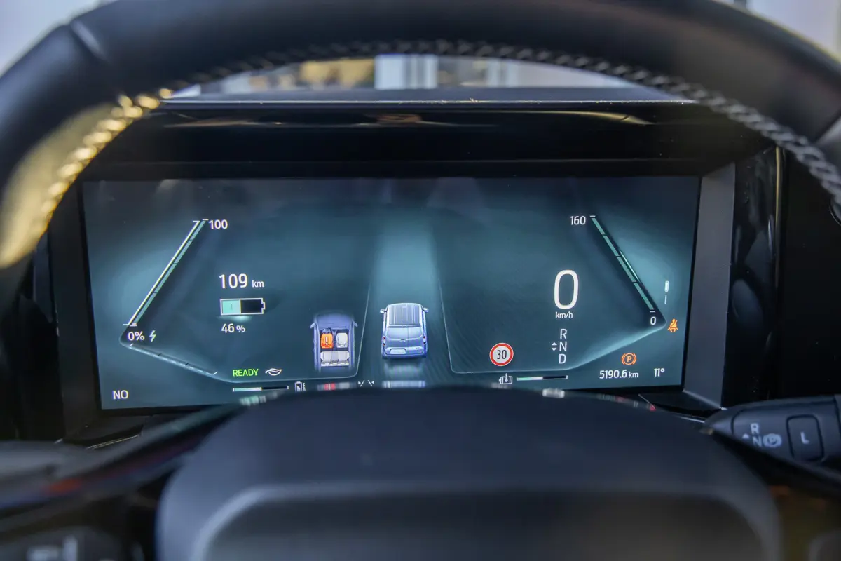 Limited 44 kWh | Trekhaak | Camera | Adap.cruise | Apple Carplay/Android Auto | Stoel+stuur verwarming | Dodehoekdetectie | Achteruitrijcamera | Apple Carplay/Android Auto|telefoonintegratie