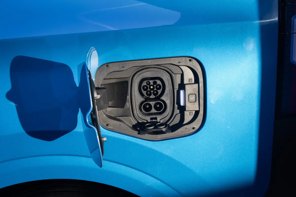 Limited 44 kWh | Trekhaak | Camera | Adap.cruise | Apple Carplay/Android Auto | Stoel+stuur verwarming | Dodehoekdetectie | Achteruitrijcamera | Apple Carplay/Android Auto|telefoonintegratie