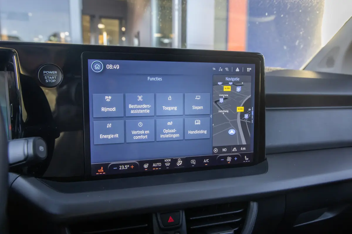 Limited 44 kWh | Trekhaak | Camera | Adap.cruise | Apple Carplay/Android Auto | Stoel+stuur verwarming | Dodehoekdetectie | Achteruitrijcamera | Apple Carplay/Android Auto|telefoonintegratie