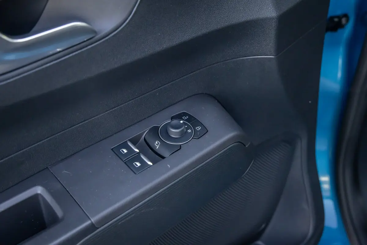 Limited 44 kWh | Trekhaak | Camera | Adap.cruise | Apple Carplay/Android Auto | Stoel+stuur verwarming | Dodehoekdetectie | Achteruitrijcamera | Apple Carplay/Android Auto|telefoonintegratie