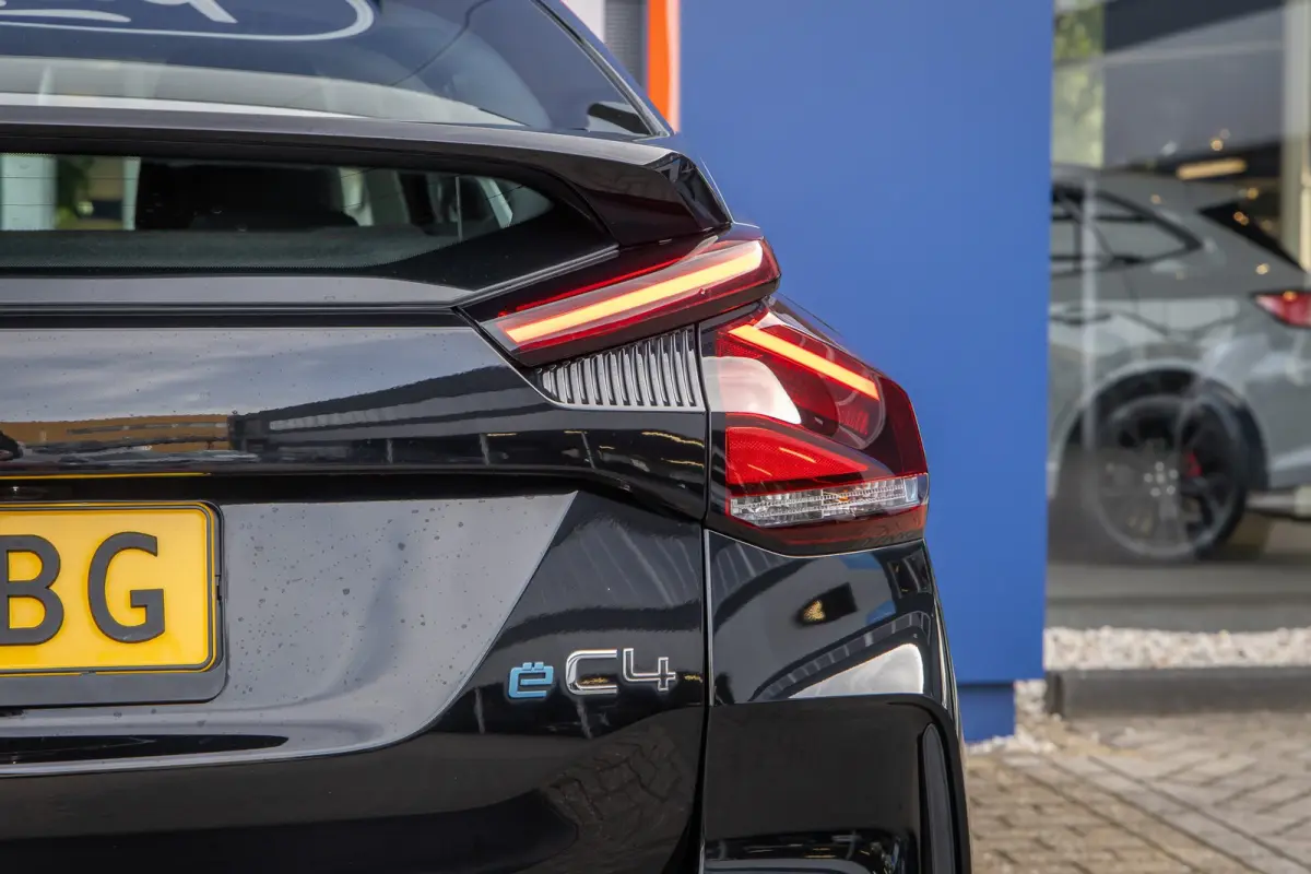 Feel 50 kWh | Apple Carplay/Android Auto | Cruise control | Full-LED koplampen | SOH 90% | Apple Carplay/Android Auto|telefoonintegratie premium | Cruise control | Full-LED koplampen