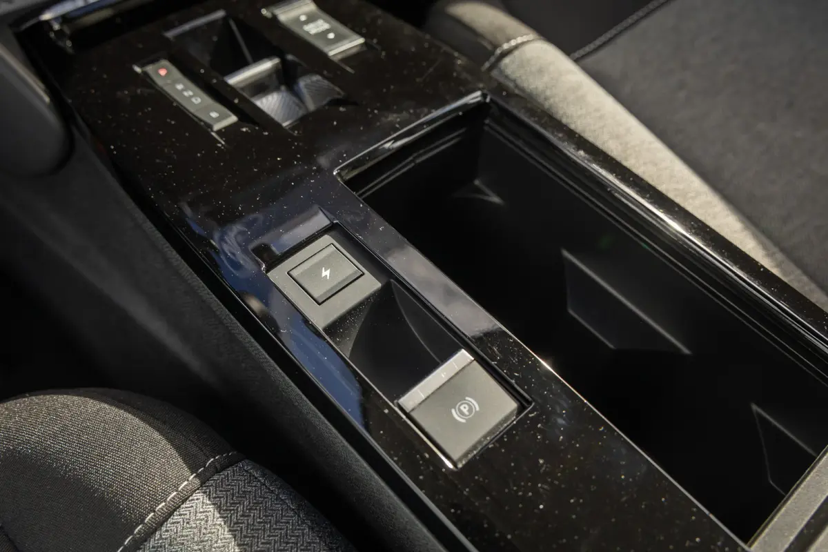 Feel 50 kWh | Apple Carplay/Android Auto | Cruise control | Full-LED koplampen | SOH 90% | Apple Carplay/Android Auto|telefoonintegratie premium | Cruise control | Full-LED koplampen