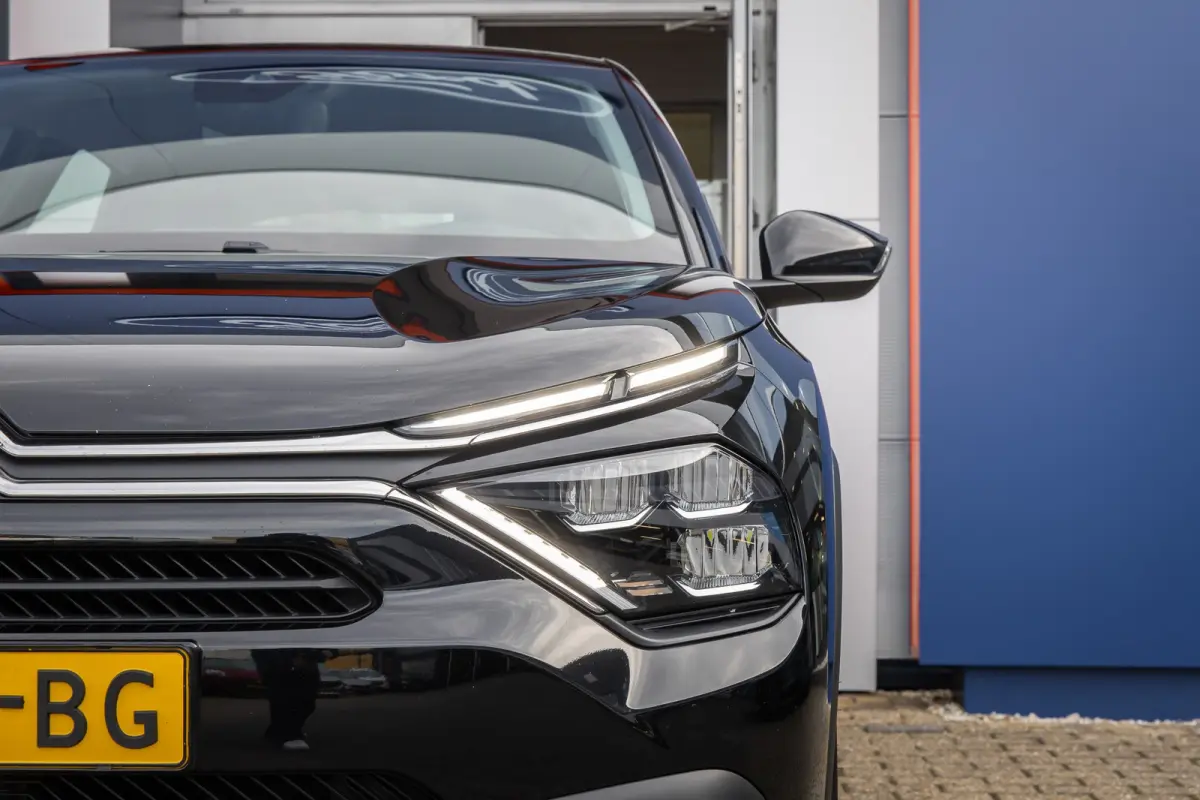 Feel 50 kWh | Apple Carplay/Android Auto | Cruise control | Full-LED koplampen | SOH 90% | Apple Carplay/Android Auto|telefoonintegratie premium | Cruise control | Full-LED koplampen