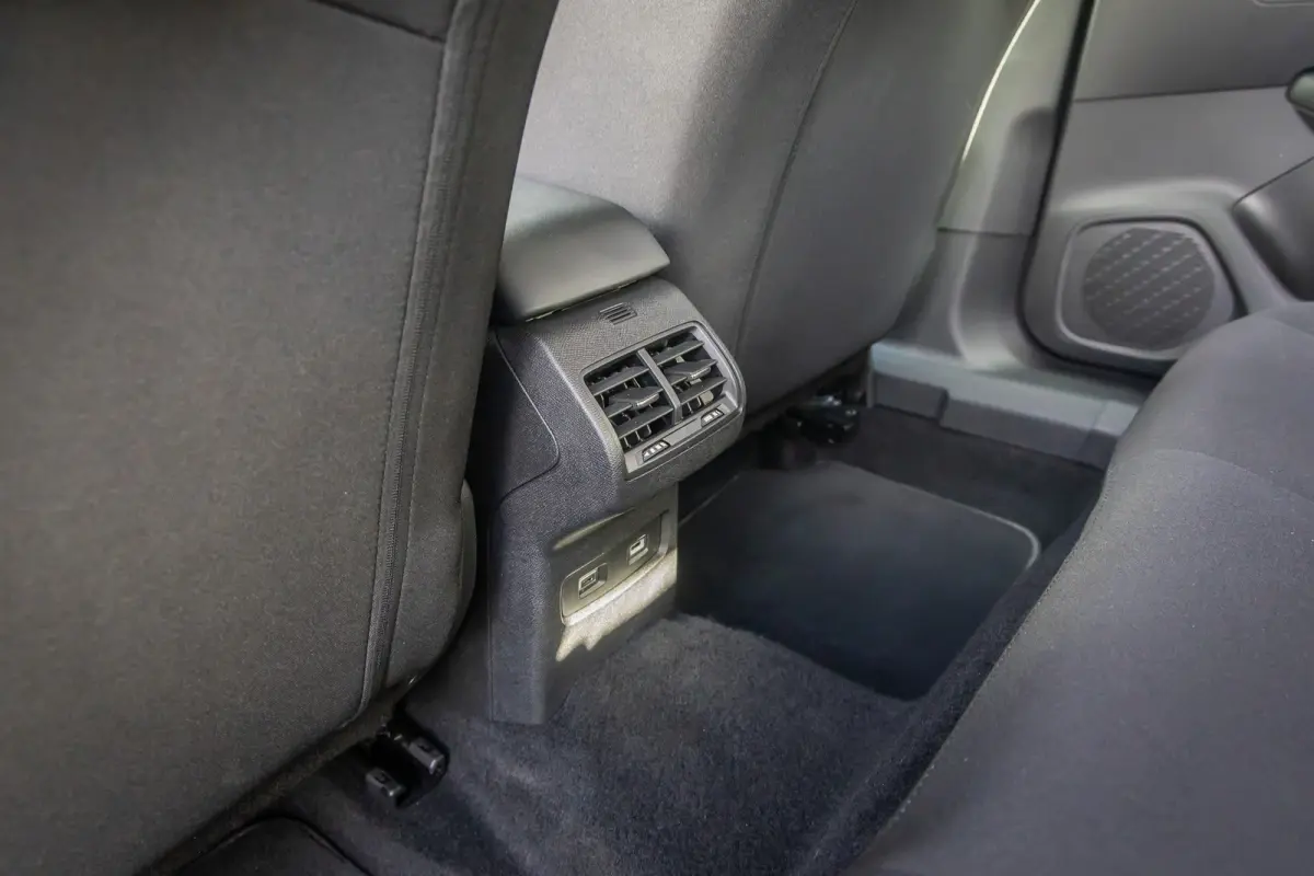 Feel 50 kWh | Apple Carplay/Android Auto | Cruise control | Full-LED koplampen | SOH 90% | Apple Carplay/Android Auto|telefoonintegratie premium | Cruise control | Full-LED koplampen