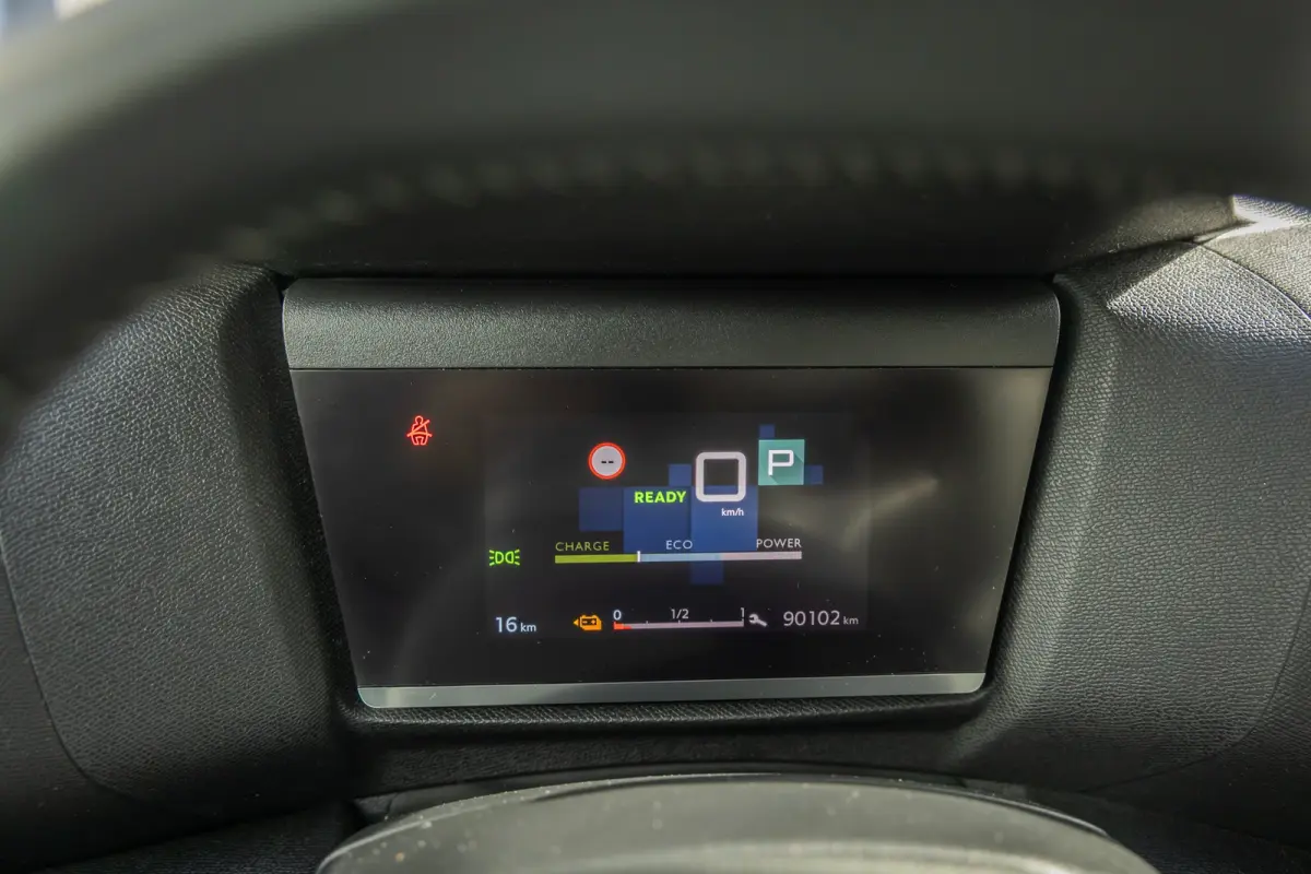 Feel 50 kWh | Apple Carplay/Android Auto | Cruise control | Full-LED koplampen | SOH 90% | Apple Carplay/Android Auto|telefoonintegratie premium | Cruise control | Full-LED koplampen