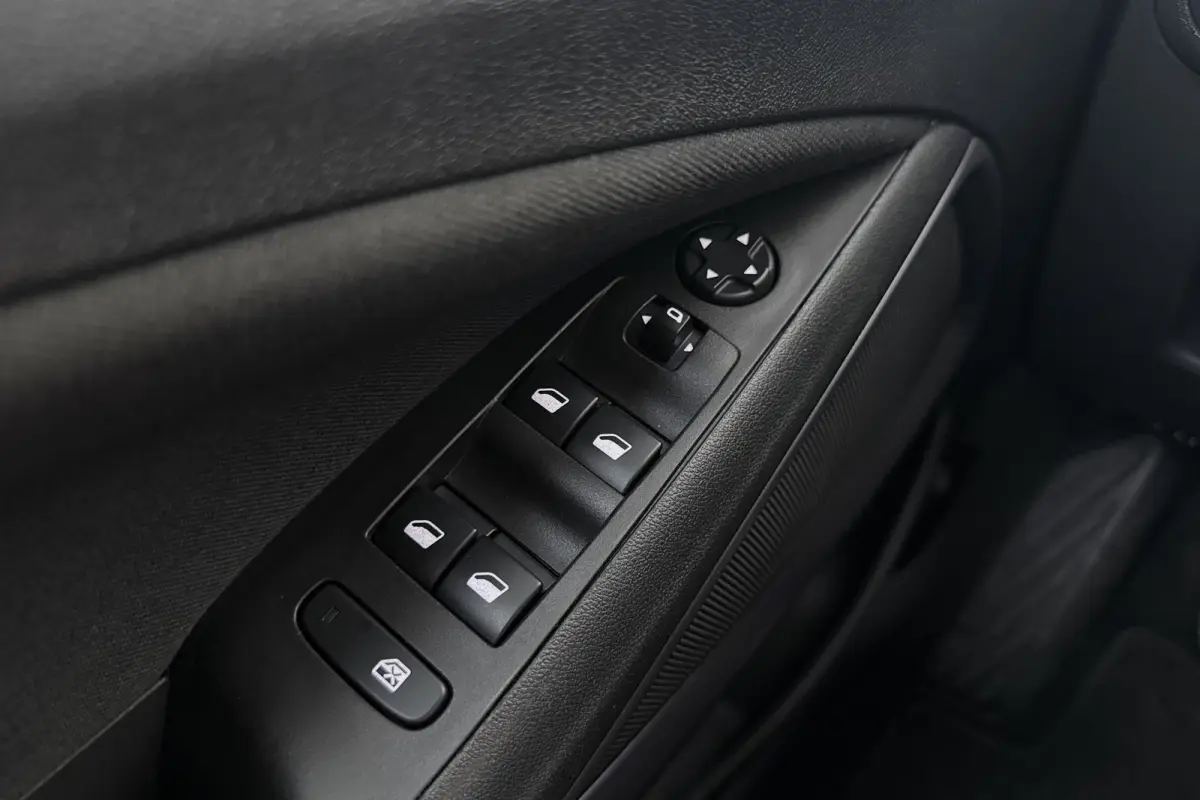 1.2 83 PK Business Carplay Camera Cruise