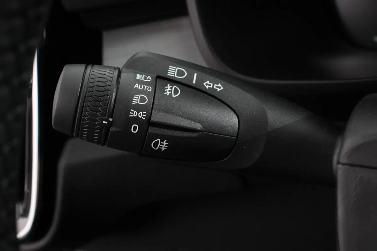 1.5 T5 Plug-in hybrid Plus Bright Navigatie Climate Control Adaptive Cruise Control  18"LMV Camera Parkeer sensoren Led