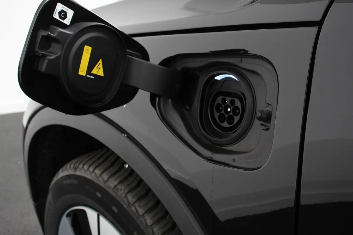 1.5 T5 Plug-in hybrid Plus Bright Navigatie Climate Control Adaptive Cruise Control  18"LMV Camera Parkeer sensoren Led