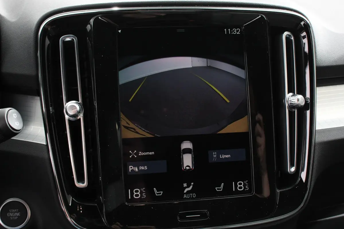 1.5 T5 Plug-in hybrid Plus Bright Navigatie Climate Control Adaptive Cruise Control  18"LMV Camera Parkeer sensoren Led