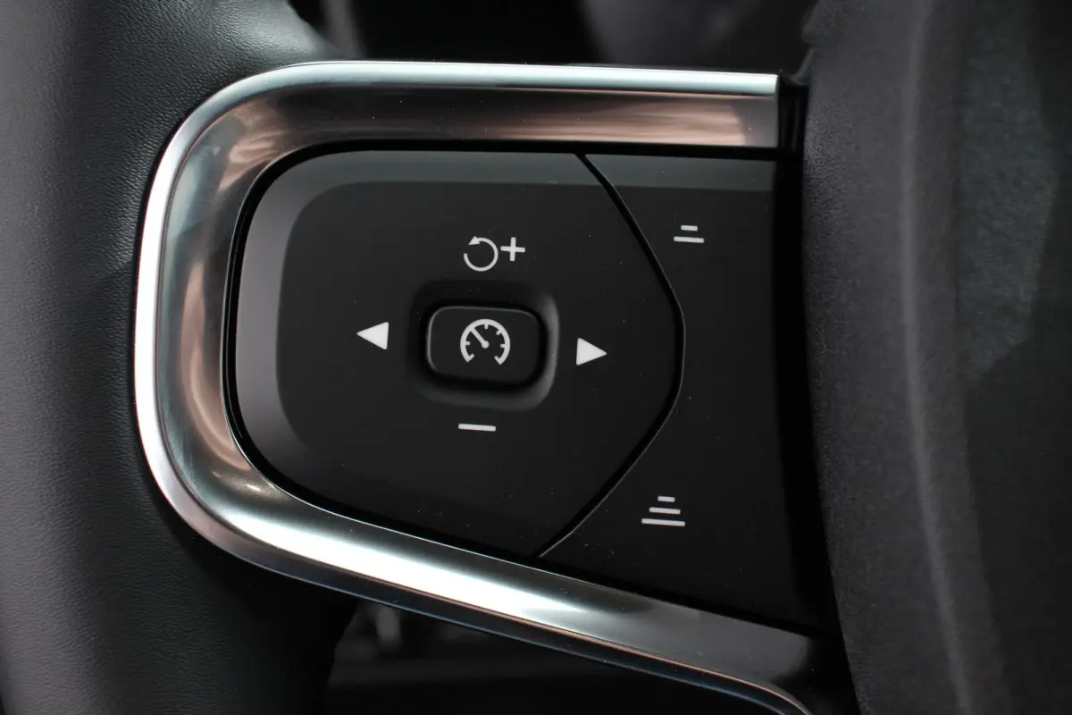 1.5 T5 Plug-in hybrid Plus Bright Navigatie Climate Control Adaptive Cruise Control  18"LMV Camera Parkeer sensoren Led