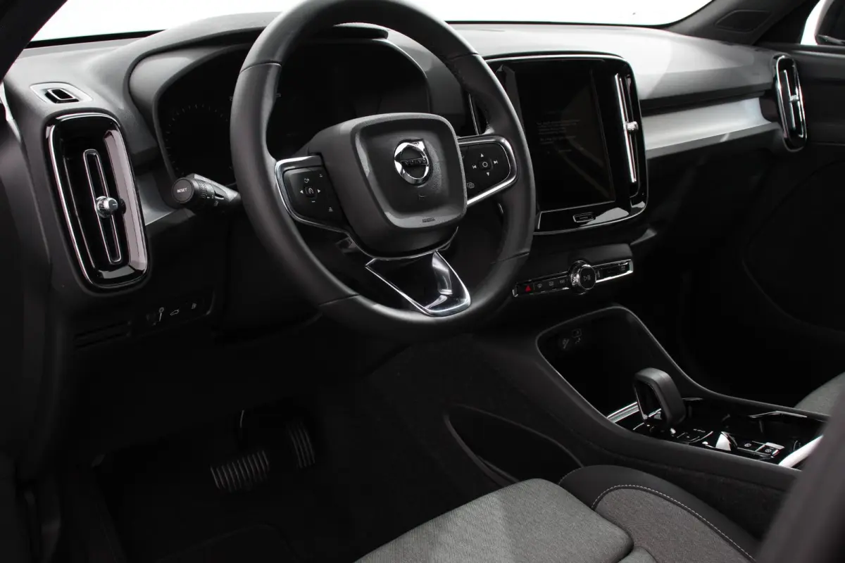 1.5 T5 Plug-in hybrid Plus Bright Navigatie Climate Control Adaptive Cruise Control  18"LMV Camera Parkeer sensoren Led