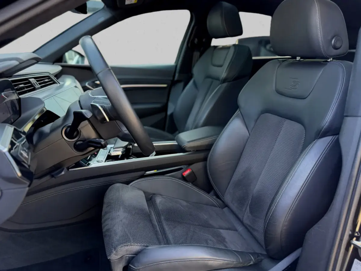 50 quattro S edition 71 kWh SoH 88% (NL-auto, Panorama, StoelV, Bang & Olufsen, Camera, PDC, EtcO)