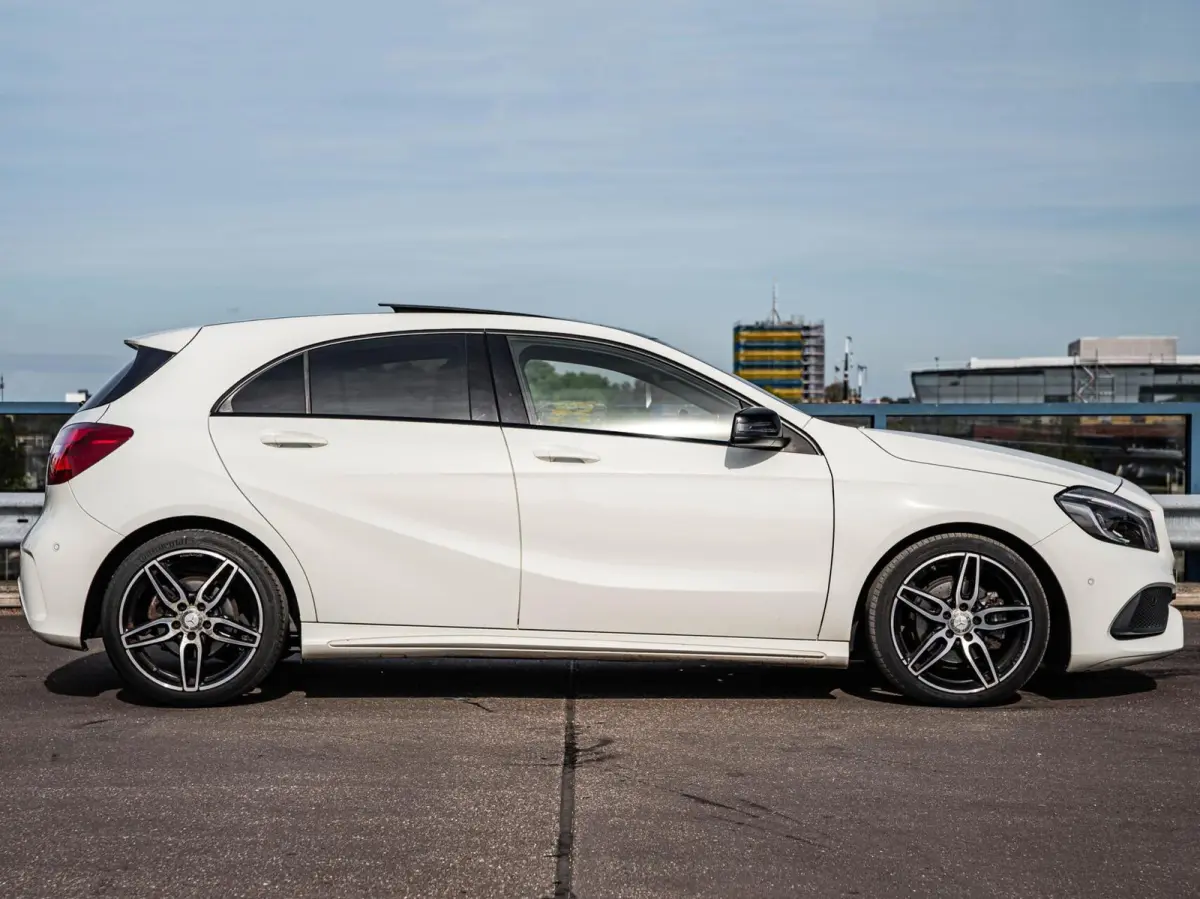 200 AMG Night Edition 156 PK AUT | Panoramadak | LED | Camera | Apple Carplay/Android Auto | 18"