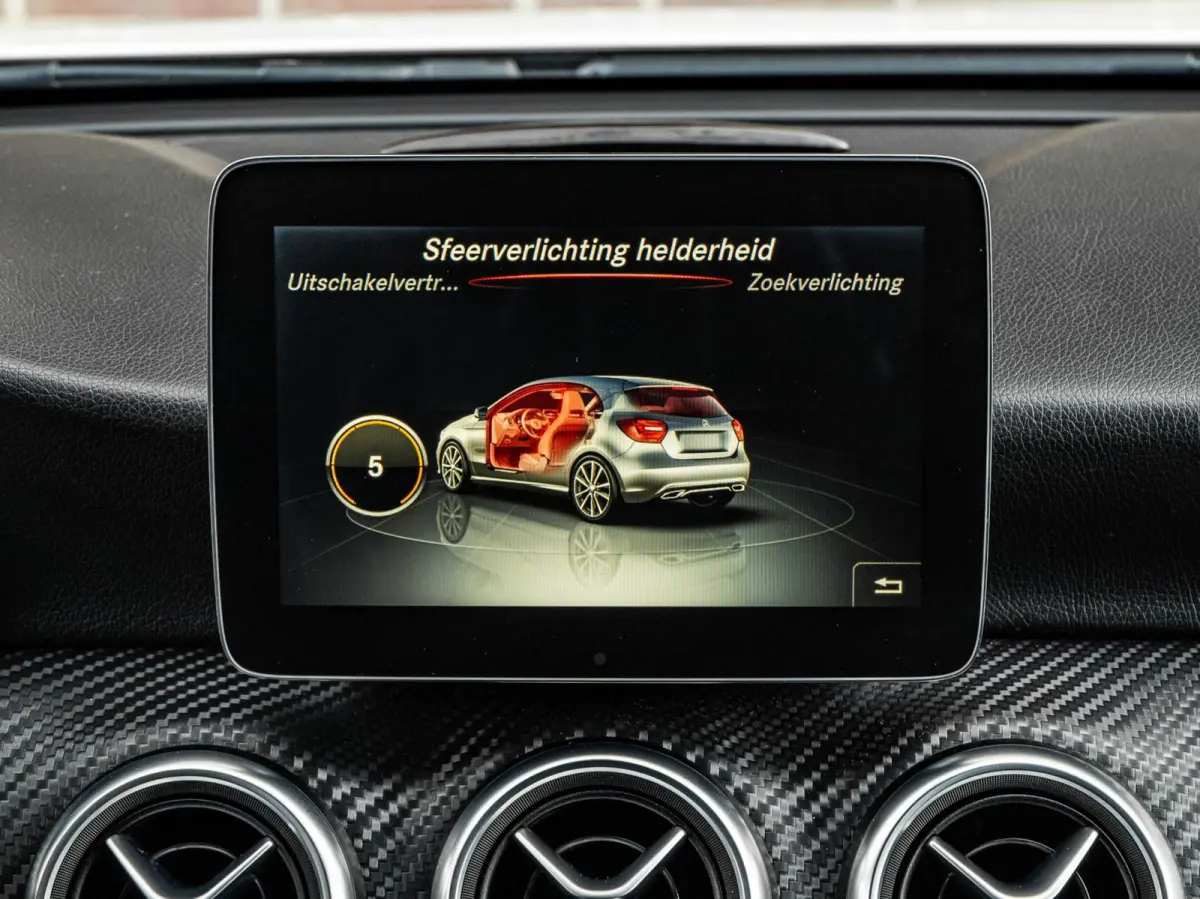 200 AMG Night Edition 156 PK AUT | Panoramadak | LED | Camera | Apple Carplay/Android Auto | 18"