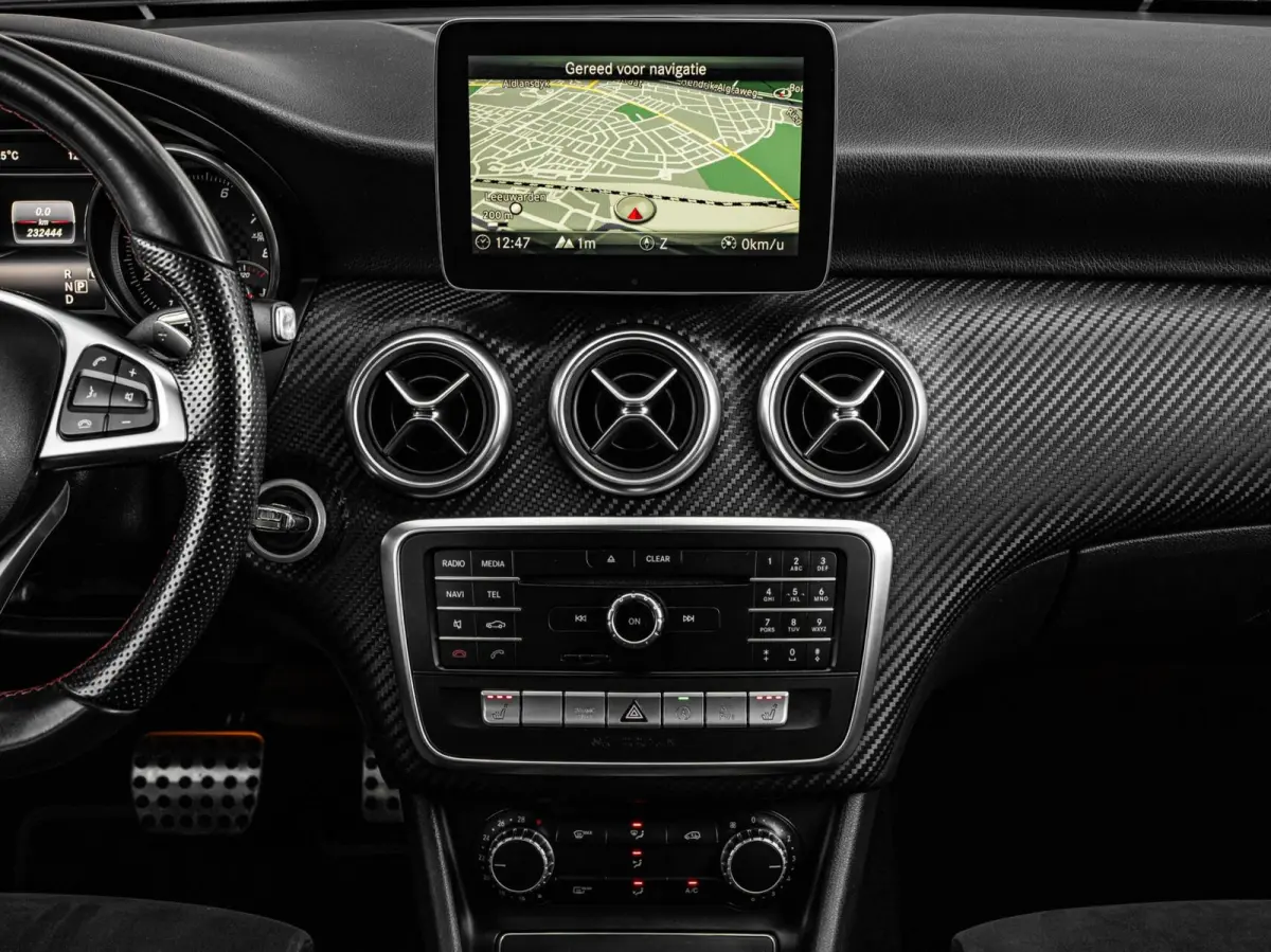 200 AMG Night Edition 156 PK AUT | Panoramadak | LED | Camera | Apple Carplay/Android Auto | 18"