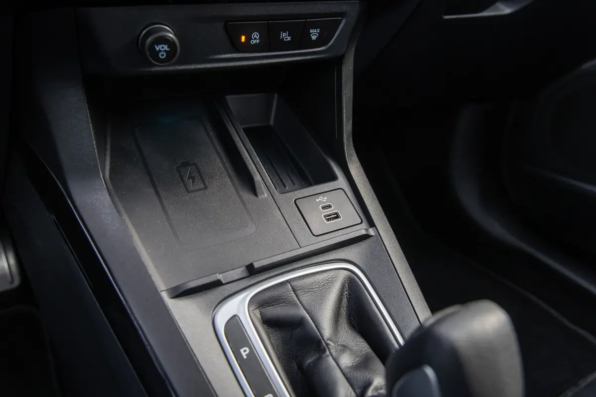 1.0 EcoBoost | ST-Line X | Panorama dak | 360 Camera | B&O | Stoel/Stuur/Vooruitverwarming | Elektrische achterklep | Adaptive Cruise | Achteruitrijcamera | Apple Carplay/Android Auto|telefo