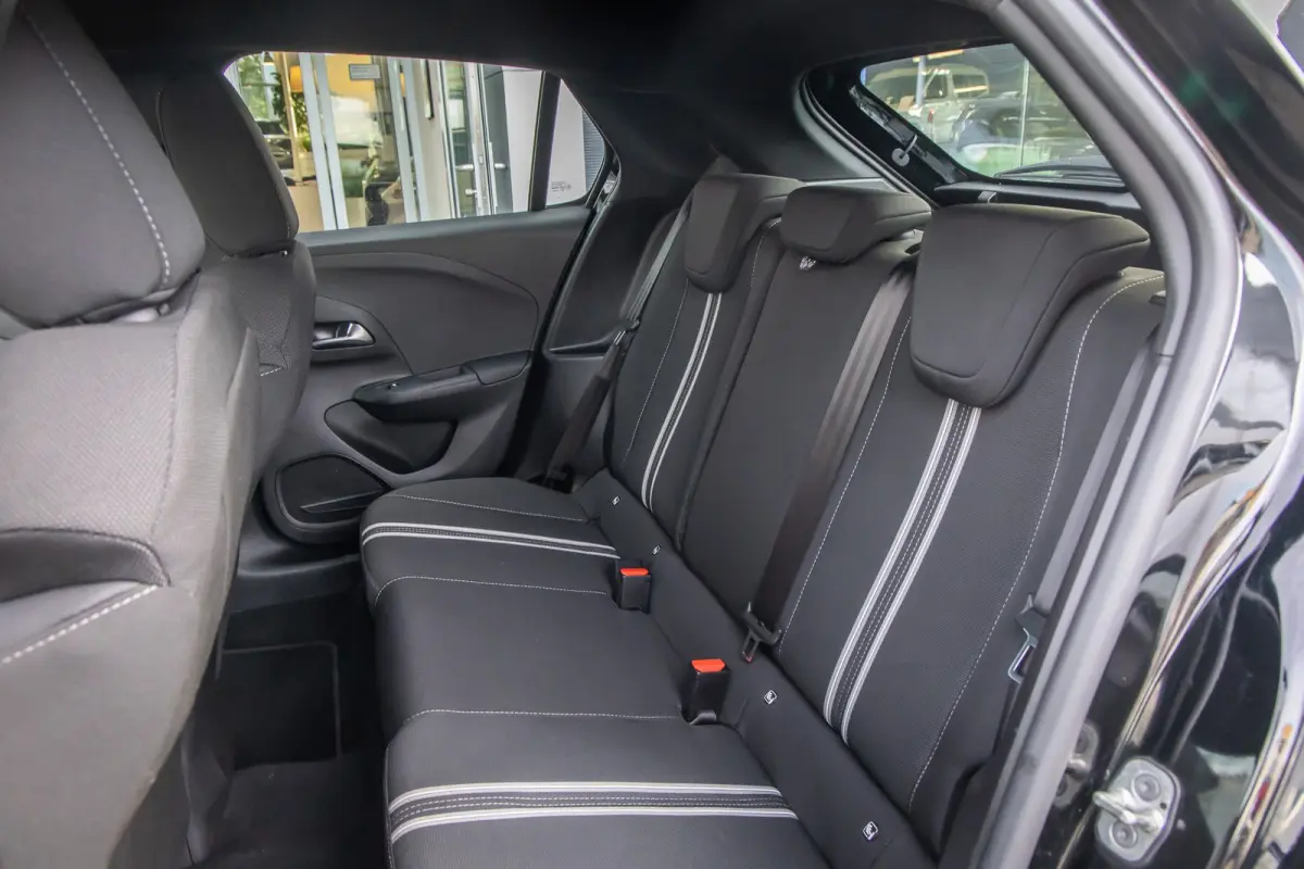 1.2 Turbo Hybrid GS | Apple Carplay/Android Auto | Achteruitrijcamera | Cruise control | Parkeersensoren voor + achter | | Achteruitrijcamera | Airco | Apple Carplay/Android Auto|telefoonint