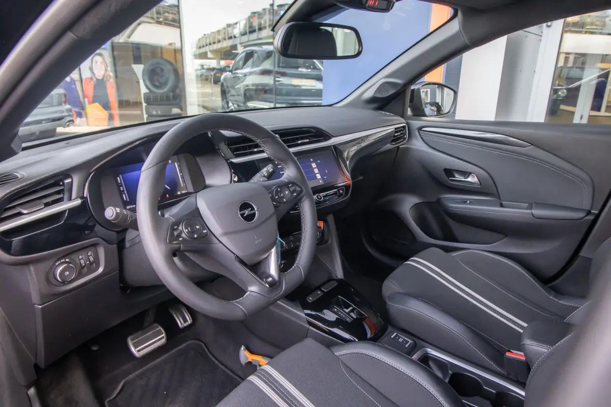1.2 Turbo Hybrid GS | Apple Carplay/Android Auto | Achteruitrijcamera | Cruise control | Parkeersensoren voor + achter | | Achteruitrijcamera | Airco | Apple Carplay/Android Auto|telefoonint
