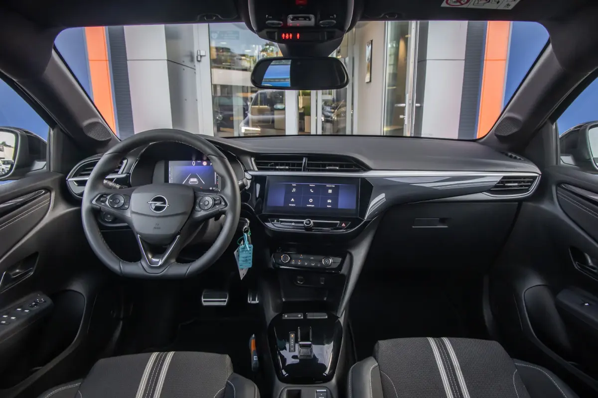 1.2 Turbo Hybrid GS | Apple Carplay/Android Auto | Achteruitrijcamera | Cruise control | Parkeersensoren voor + achter | | Achteruitrijcamera | Airco | Apple Carplay/Android Auto|telefoonint