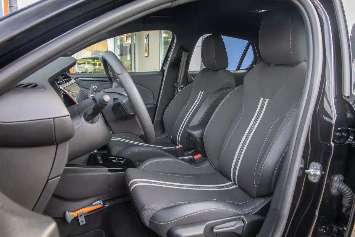 1.2 Turbo Hybrid GS | Apple Carplay/Android Auto | Achteruitrijcamera | Cruise control | Parkeersensoren voor + achter | | Achteruitrijcamera | Airco | Apple Carplay/Android Auto|telefoonint