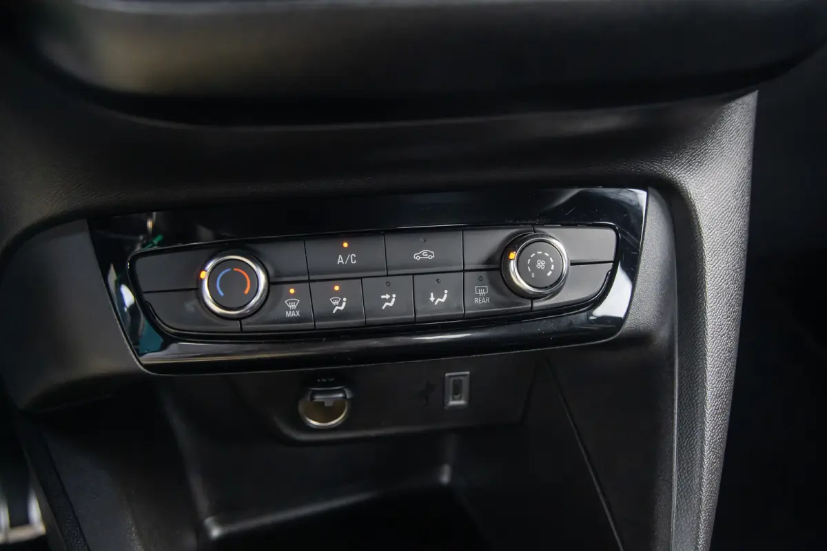 1.2 Turbo Hybrid GS | Apple Carplay/Android Auto | Achteruitrijcamera | Cruise control | Parkeersensoren voor + achter | | Achteruitrijcamera | Airco | Apple Carplay/Android Auto|telefoonint