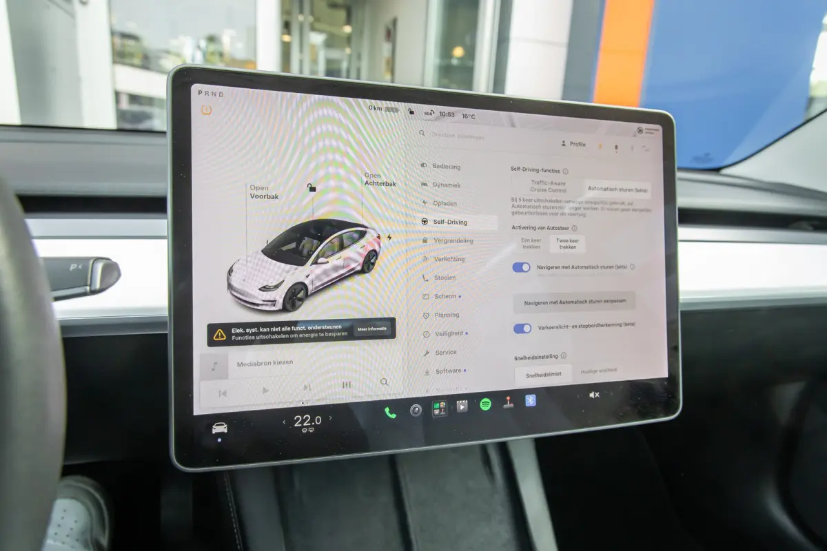 Long Range AWD 75 kWh | Panoramadak | Voorstoelen verwarmd | Dodehoek detectie | Keyless | Cruise control adaptief met Stop&Go en stuurhulp | Dodehoek detectie | Keyless start