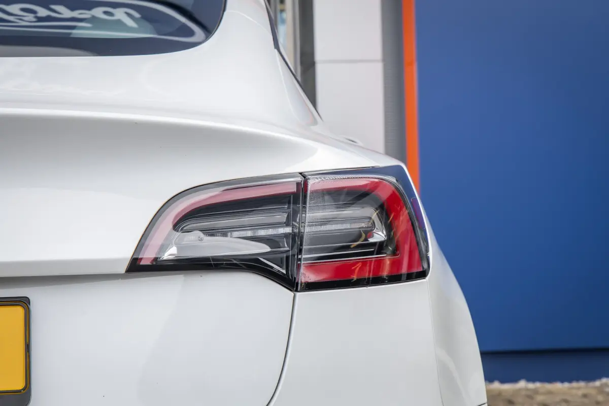 Long Range AWD 75 kWh | Panoramadak | Voorstoelen verwarmd | Dodehoek detectie | Keyless | Cruise control adaptief met Stop&Go en stuurhulp | Dodehoek detectie | Keyless start