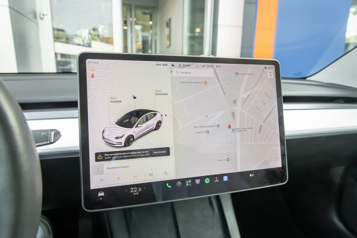 Long Range AWD 75 kWh | Panoramadak | Voorstoelen verwarmd | Dodehoek detectie | Keyless | Cruise control adaptief met Stop&Go en stuurhulp | Dodehoek detectie | Keyless start
