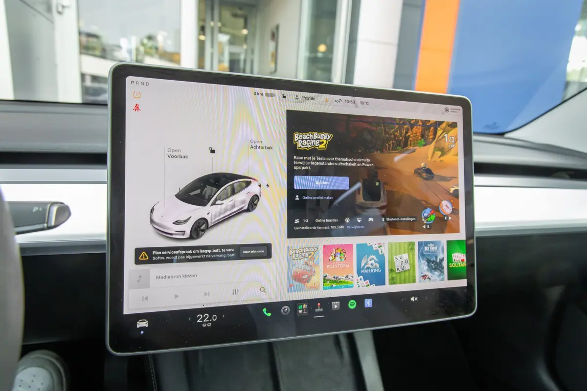 Long Range AWD 75 kWh | Panoramadak | Voorstoelen verwarmd | Dodehoek detectie | Keyless | Cruise control adaptief met Stop&Go en stuurhulp | Dodehoek detectie | Keyless start