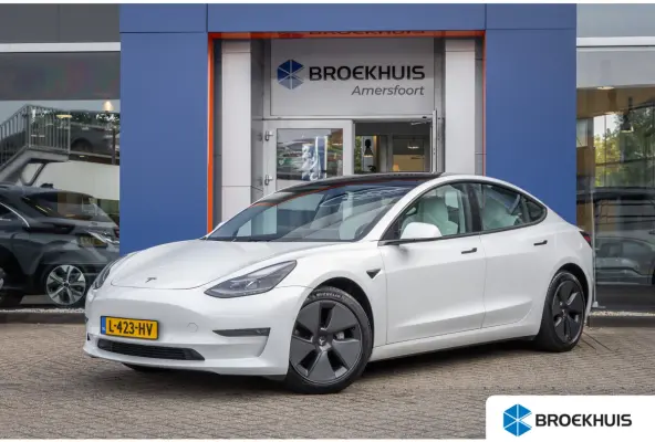 Long Range AWD 75 kWh | Panoramadak | Voorstoelen verwarmd | Dodehoek detectie | Keyless | Cruise control adaptief met Stop&Go en stuurhulp | Dodehoek detectie | Keyless start