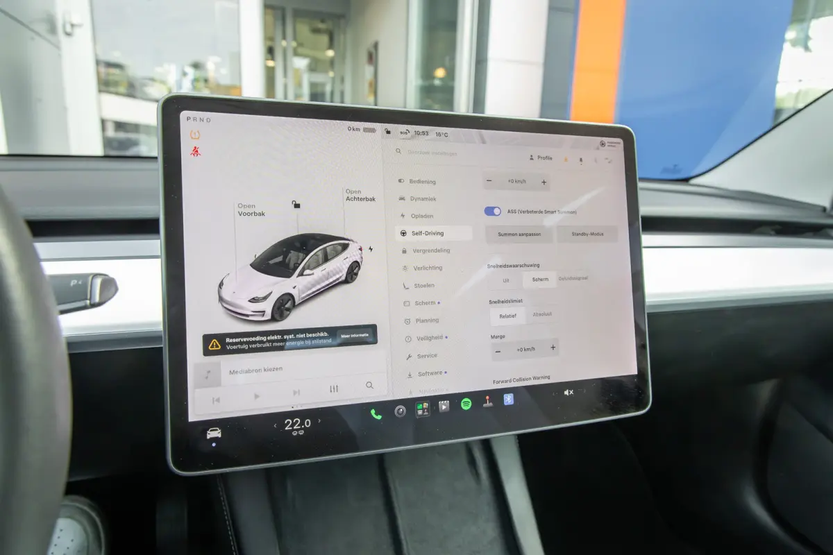 Long Range AWD 75 kWh | Panoramadak | Voorstoelen verwarmd | Dodehoek detectie | Keyless | Cruise control adaptief met Stop&Go en stuurhulp | Dodehoek detectie | Keyless start