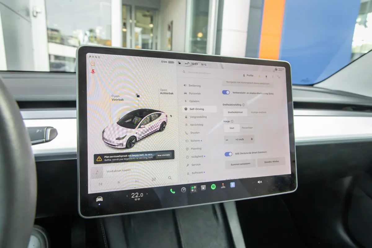 Long Range AWD 75 kWh | Panoramadak | Voorstoelen verwarmd | Dodehoek detectie | Keyless | Cruise control adaptief met Stop&Go en stuurhulp | Dodehoek detectie | Keyless start