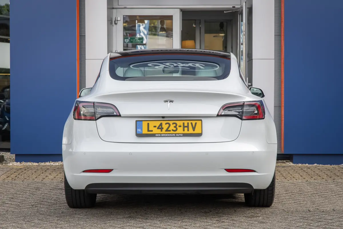 Long Range AWD 75 kWh | Panoramadak | Voorstoelen verwarmd | Dodehoek detectie | Keyless | Cruise control adaptief met Stop&Go en stuurhulp | Dodehoek detectie | Keyless start