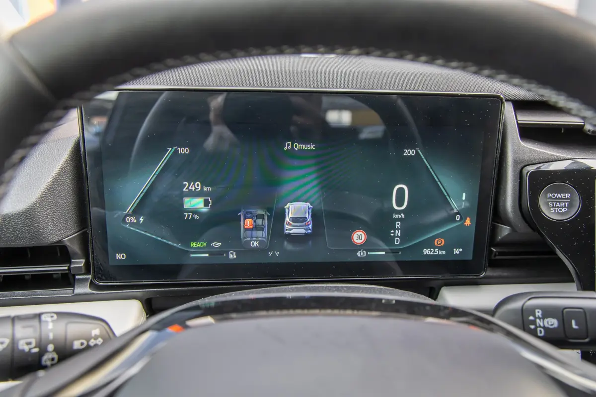 44 kWh | Camera | Stoel/stuur/voorruit verwarming | Apple Carplay/Android Auto | Full-LED | Digitaal dashboard | Nieuwstaat! | Achteruitrijcamera | Apple Carplay/Android Auto|telefoonintegra