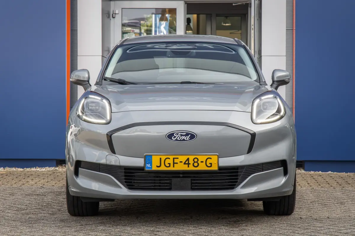 44 kWh | Camera | Stoel/stuur/voorruit verwarming | Apple Carplay/Android Auto | Full-LED | Digitaal dashboard | Nieuwstaat! | Achteruitrijcamera | Apple Carplay/Android Auto|telefoonintegra