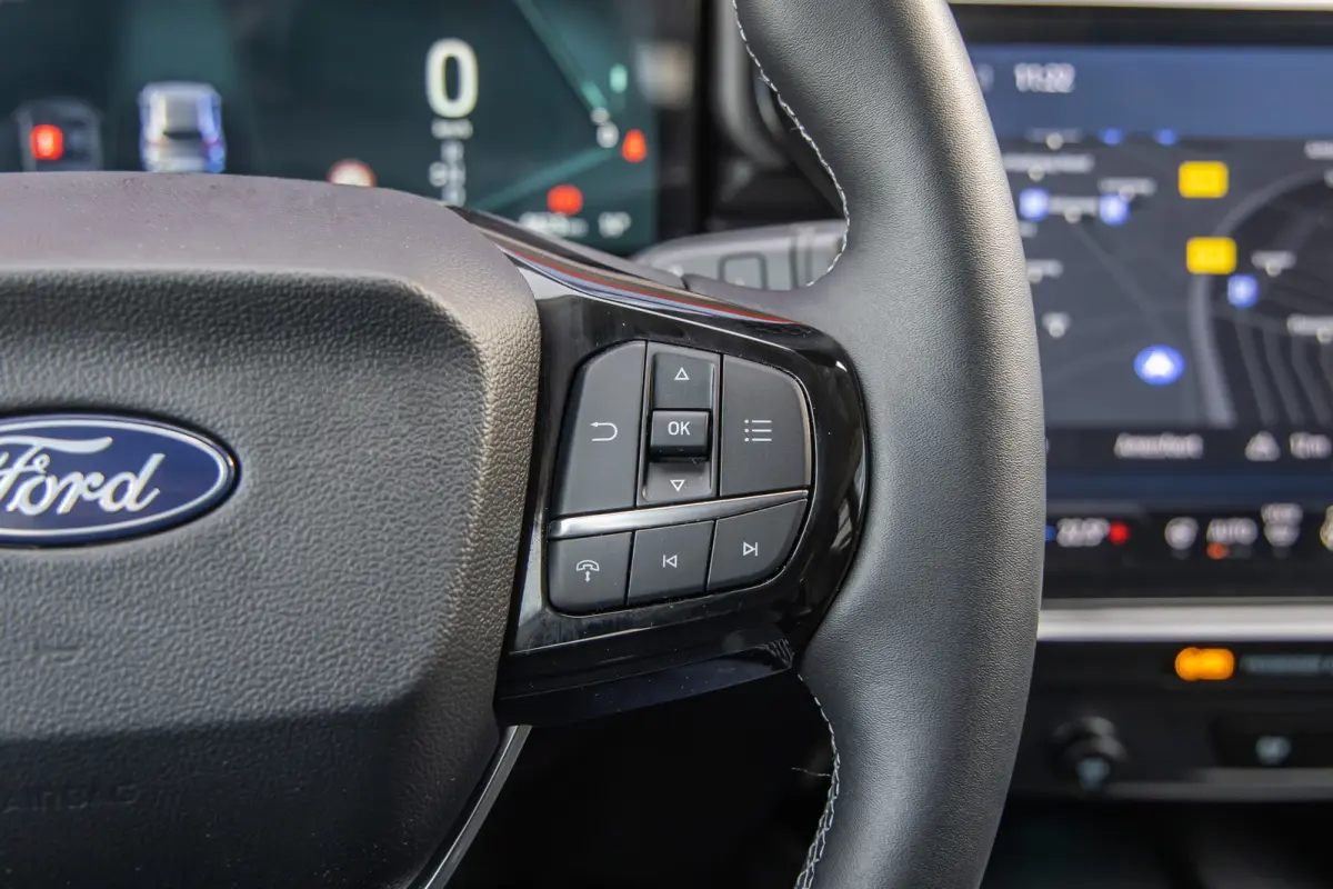 44 kWh | Camera | Stoel/stuur/voorruit verwarming | Apple Carplay/Android Auto | Full-LED | Digitaal dashboard | Nieuwstaat! | Achteruitrijcamera | Apple Carplay/Android Auto|telefoonintegra