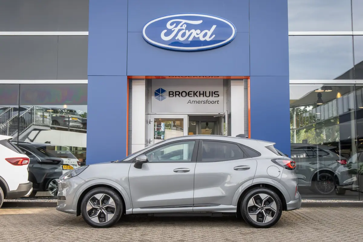 44 kWh | Camera | Stoel/stuur/voorruit verwarming | Apple Carplay/Android Auto | Full-LED | Digitaal dashboard | Nieuwstaat! | Achteruitrijcamera | Apple Carplay/Android Auto|telefoonintegra
