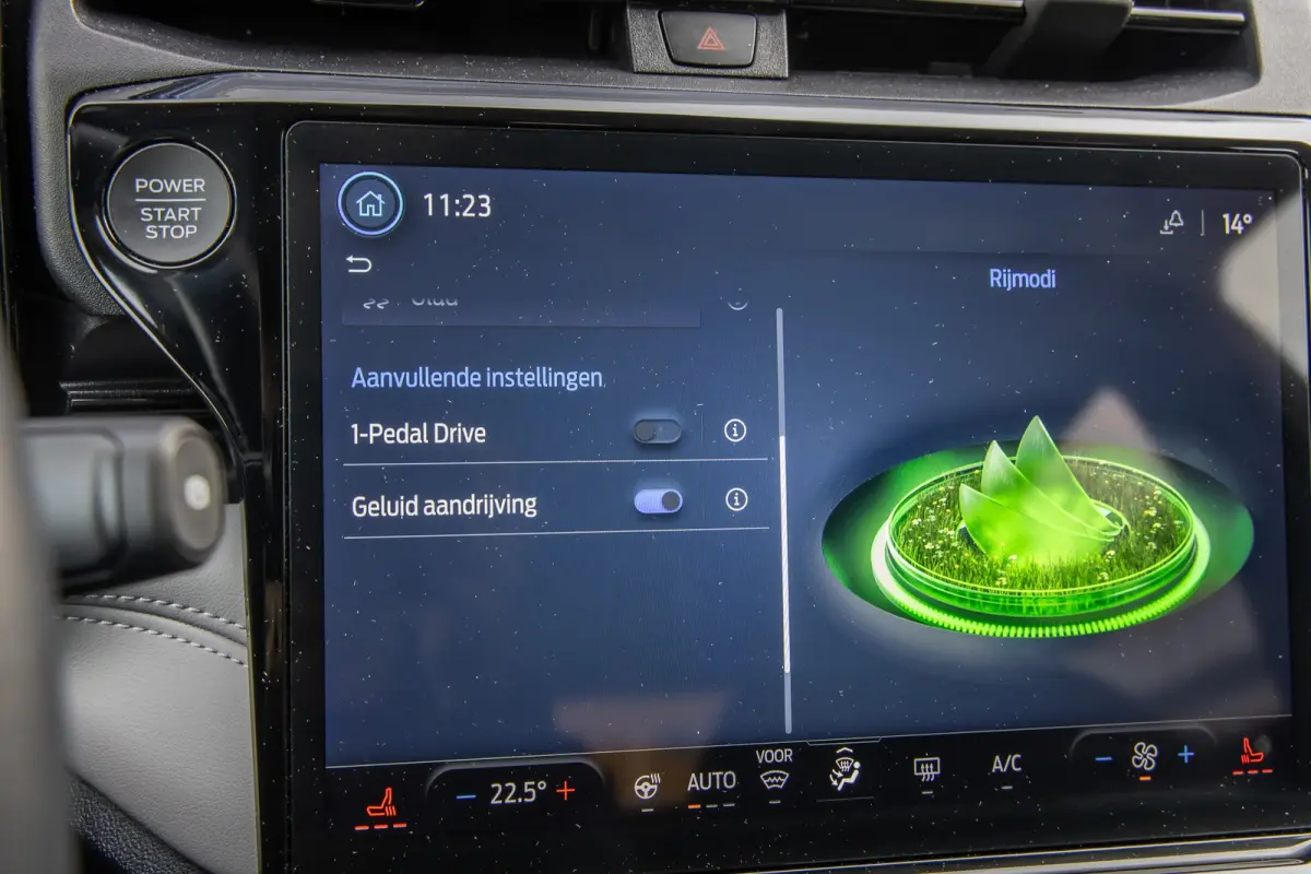 44 kWh | Camera | Stoel/stuur/voorruit verwarming | Apple Carplay/Android Auto | Full-LED | Digitaal dashboard | Nieuwstaat! | Achteruitrijcamera | Apple Carplay/Android Auto|telefoonintegra