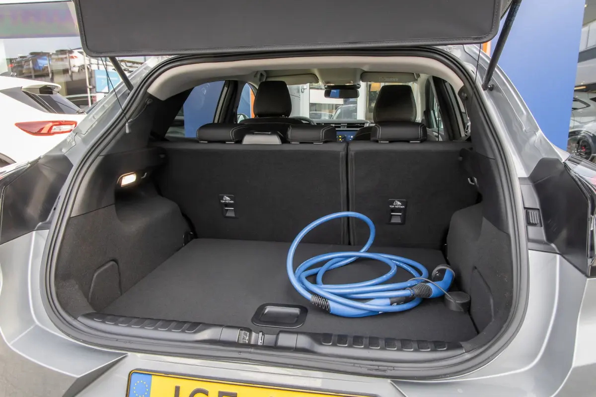 44 kWh | Camera | Stoel/stuur/voorruit verwarming | Apple Carplay/Android Auto | Full-LED | Digitaal dashboard | Nieuwstaat! | Achteruitrijcamera | Apple Carplay/Android Auto|telefoonintegra