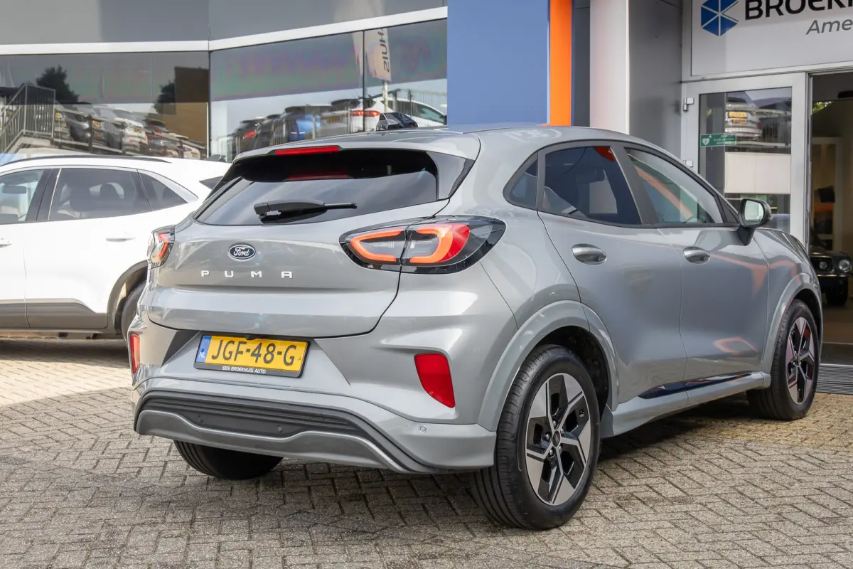 44 kWh | Camera | Stoel/stuur/voorruit verwarming | Apple Carplay/Android Auto | Full-LED | Digitaal dashboard | Nieuwstaat! | Achteruitrijcamera | Apple Carplay/Android Auto|telefoonintegra