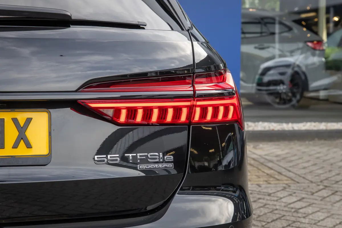 55 TFSI e 367 PK quattro Competition S-Line | Adap. Cruise | Camera | Apple Carplay | Stoelverwarming | Elek. Klep | Adap. Cruise | Camera | Apple Carplay | Stoelverwarming | Elek. Klep | Cr