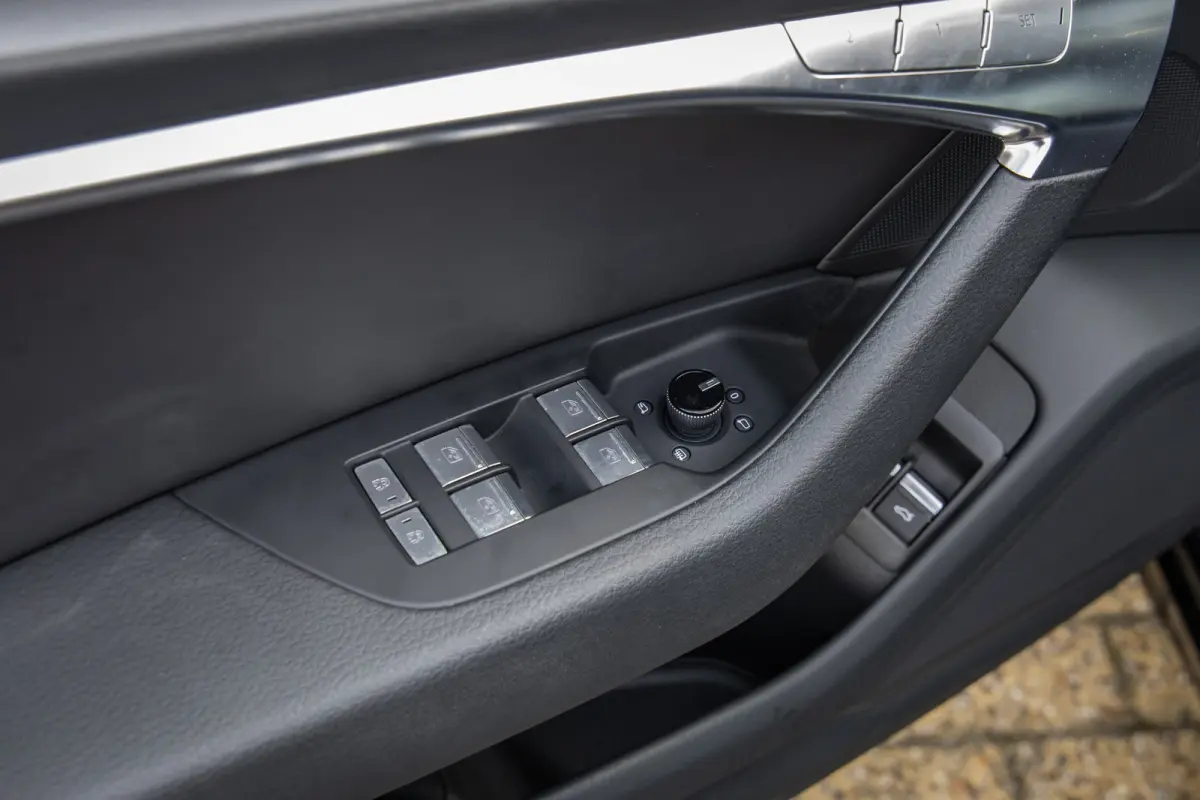 55 TFSI e 367 PK quattro Competition S-Line | Adap. Cruise | Camera | Apple Carplay | Stoelverwarming | Elek. Klep | Adap. Cruise | Camera | Apple Carplay | Stoelverwarming | Elek. Klep | Cr